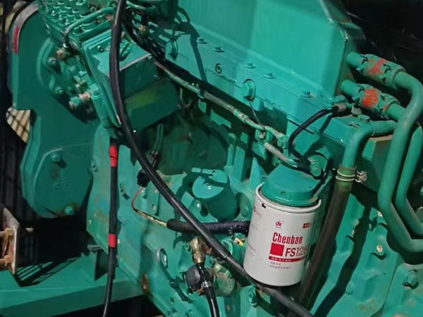 随县如何确定新的发电机组控制系统是否与原系统兼容？