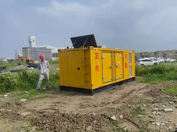 随县200KW柴油发电机机组每小时的油耗量受哪些因素影响？