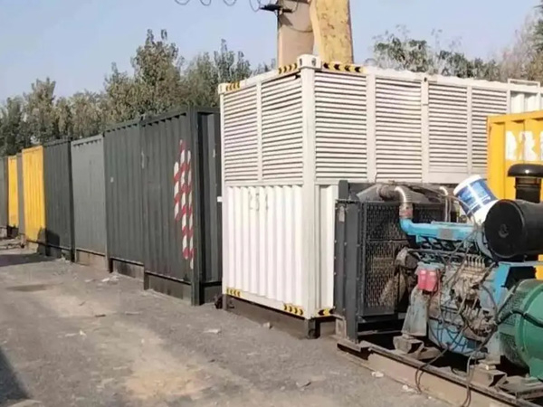 随县200KW柴油发电机机组每小时油耗是多少？